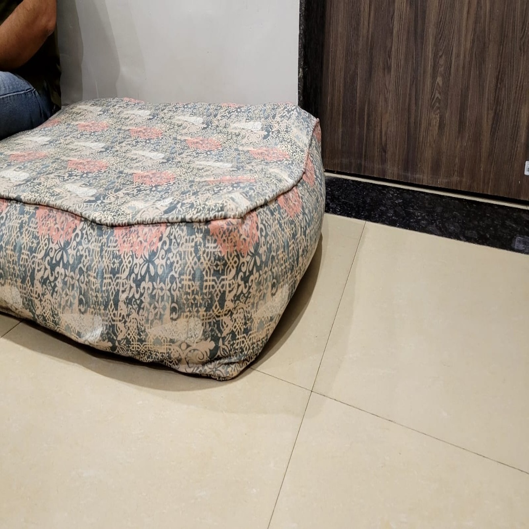 डिस्चार्ज प्रिंट कुशन सीटिंग – टिकाऊ डिज़ाइन में आरामदायक उपयोग