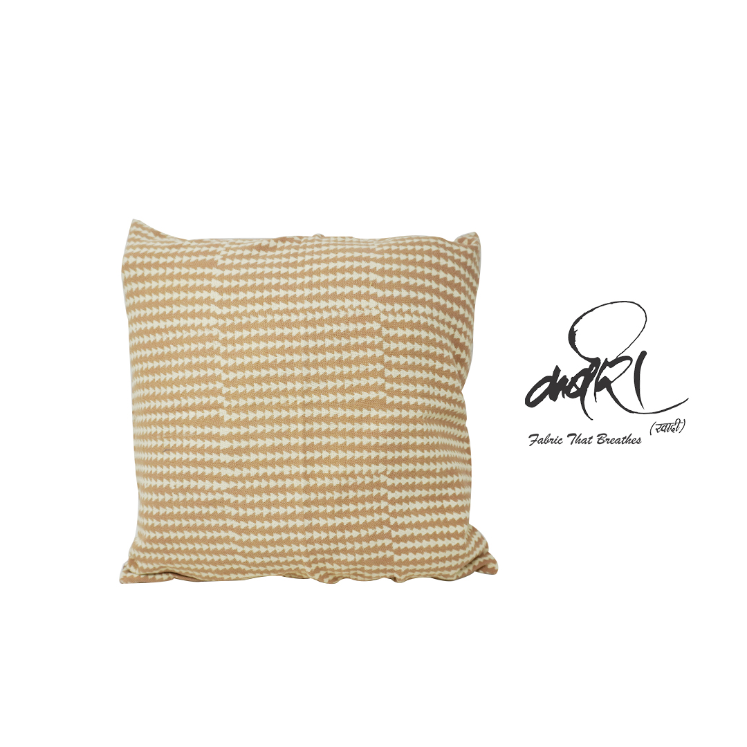 डिस्चार्ज प्रिंट कुशन कवर – शिल्प आधारित सजावटी वस्त्र