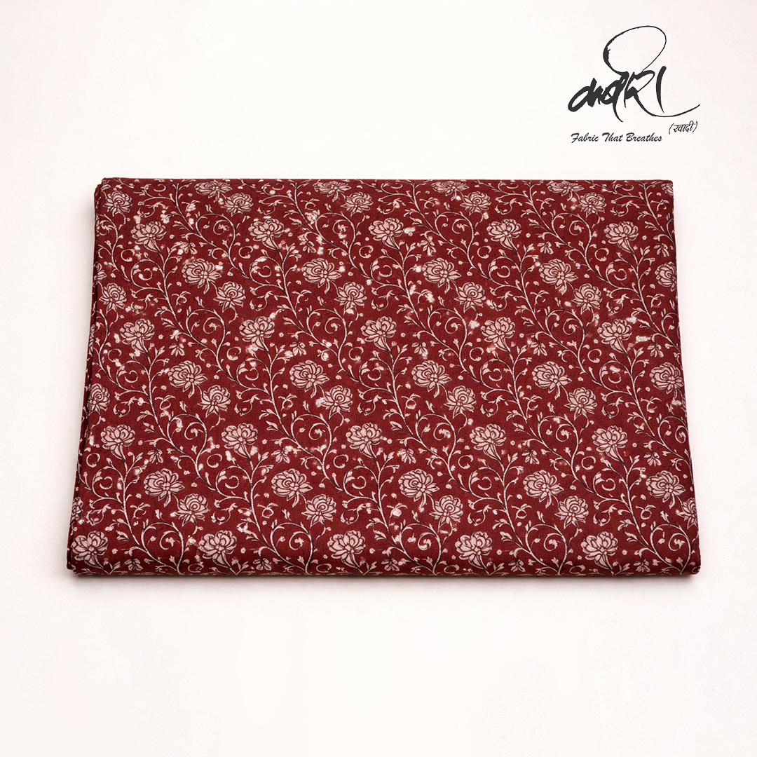 बाघ प्रिंट रनिंग फैब्रिक – पारंपरिक रंग संयोजन में कपड़ा