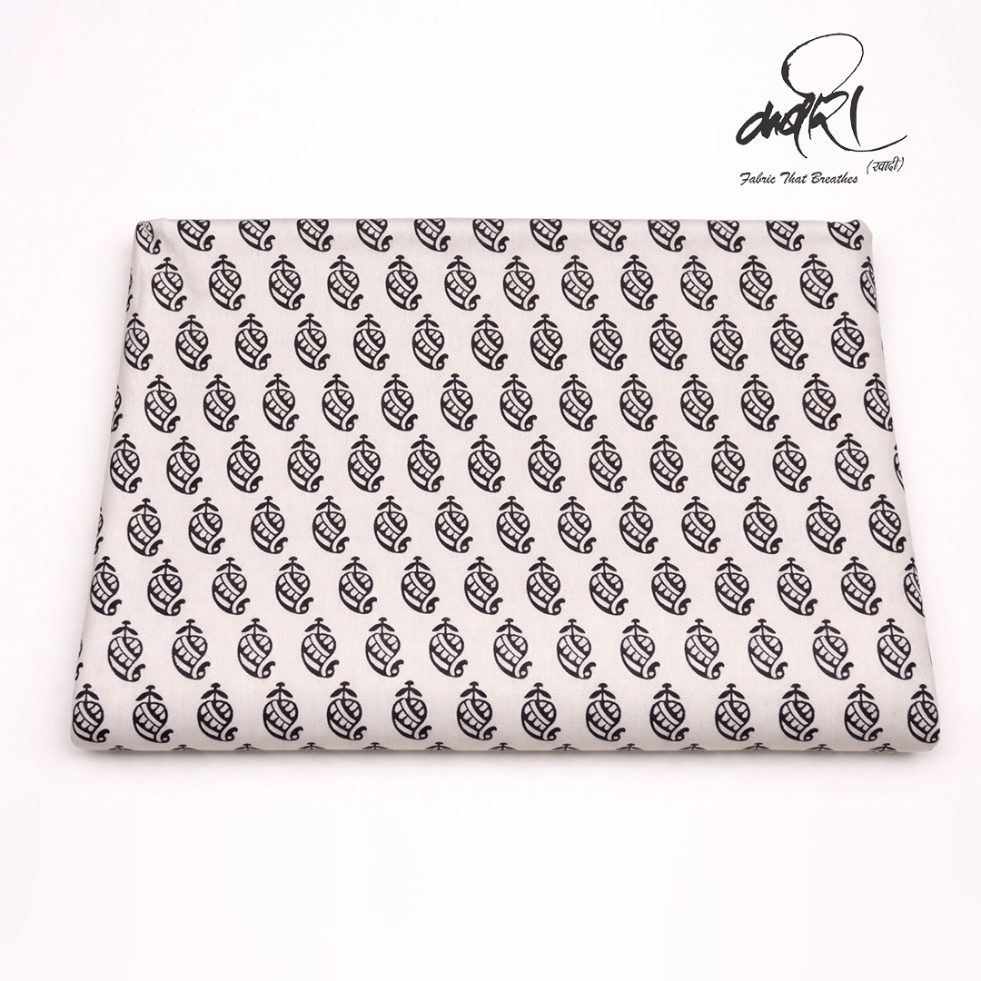 बाघ प्रिंट रनिंग फैब्रिक – शिल्प प्रेरित कपड़ा